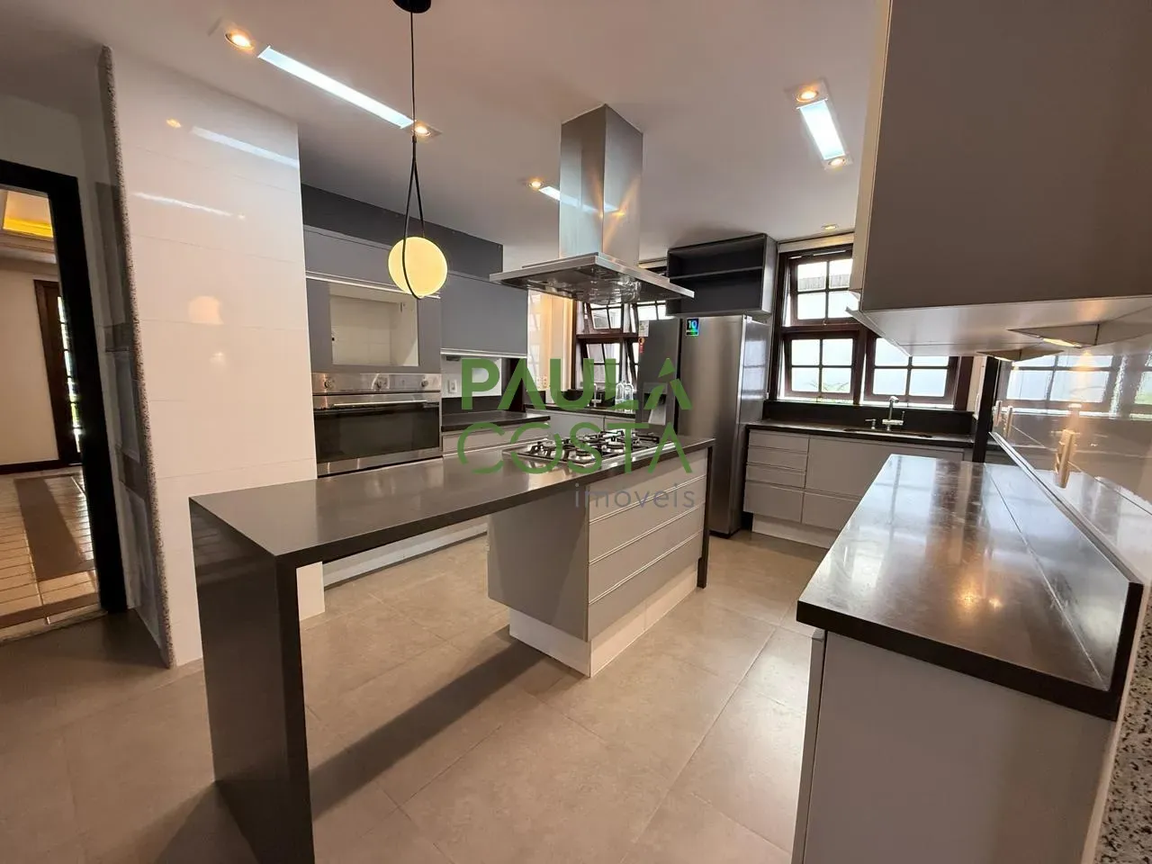 Furnished house with 5 bedrooms and 756 m² plus 4 parking — photo 17