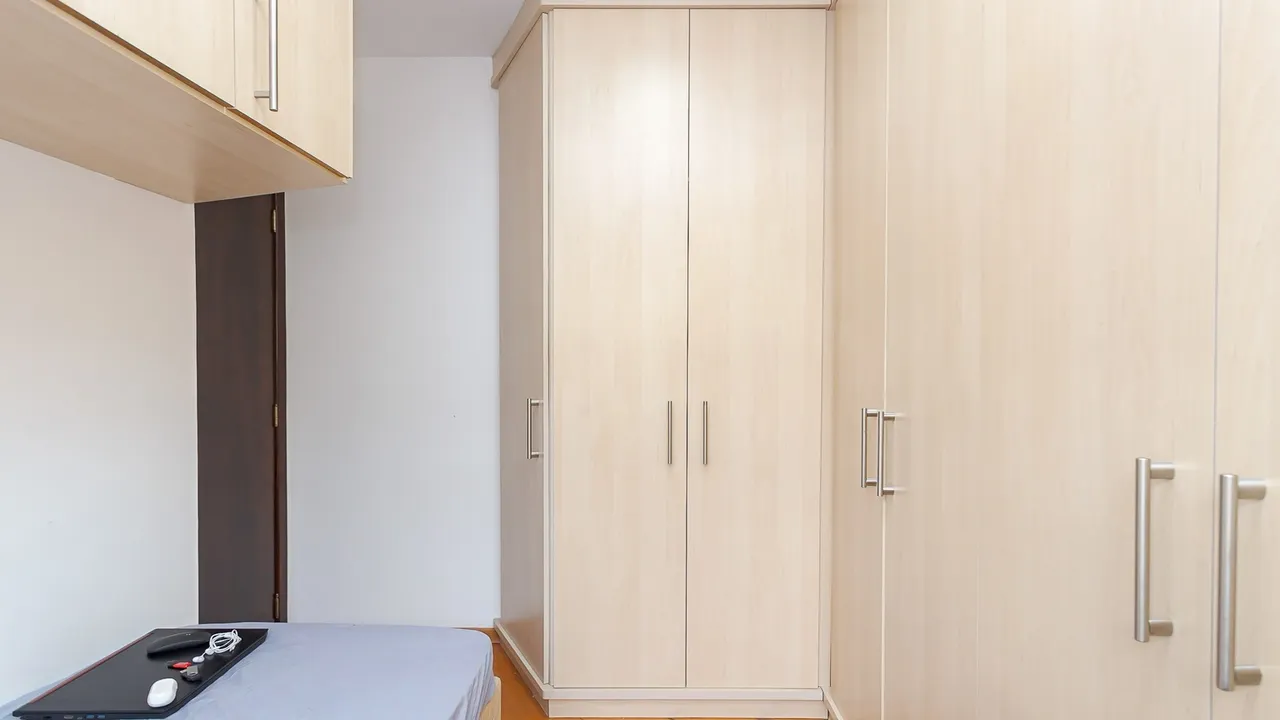 3-bedroom apartment in a building with a gym — photo 9