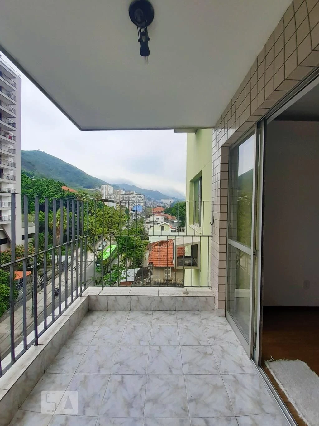 2-bedroom apartment with a mountain view in Rio de Janeiro — photo 6