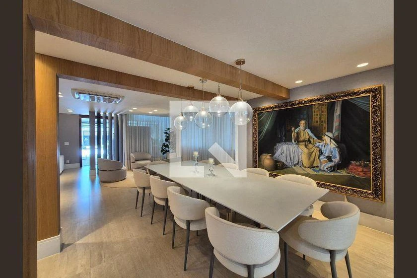 Home office in a 4-bedroom house, 373 m² — photo 33