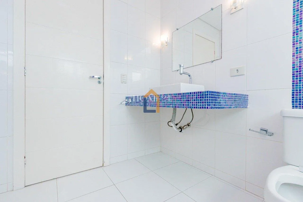 Furnished 470 m² house with 4 bedrooms and private garden — photo 55