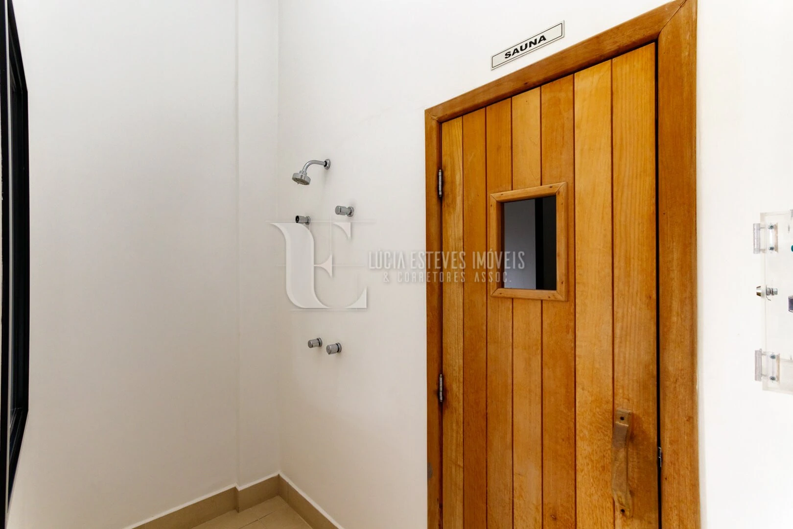 1-bedroom apartment with a private BBQ area — photo 14