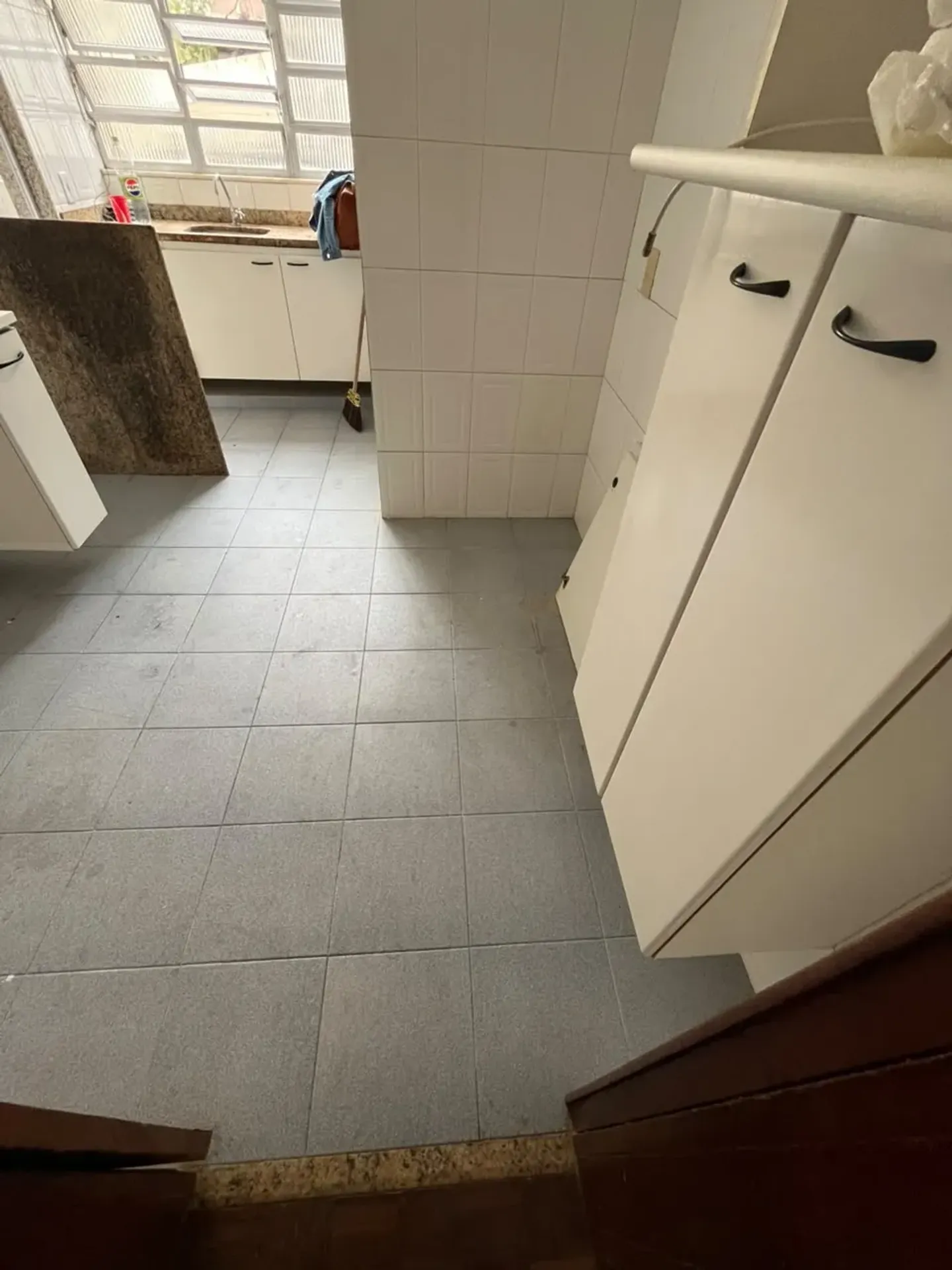 Apartment on the 1st floor with wood or laminate floors — photo 8