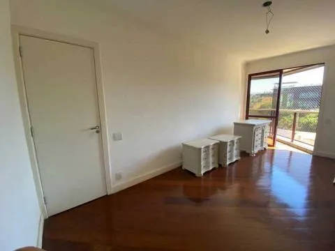 Furnished apartment with 3 bedrooms and 4 bathrooms — photo 15