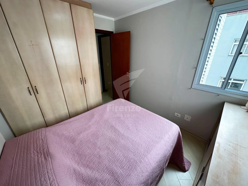 Glass-enclosed balcony in a 3-bedroom apartment, 113 m² — photo 17