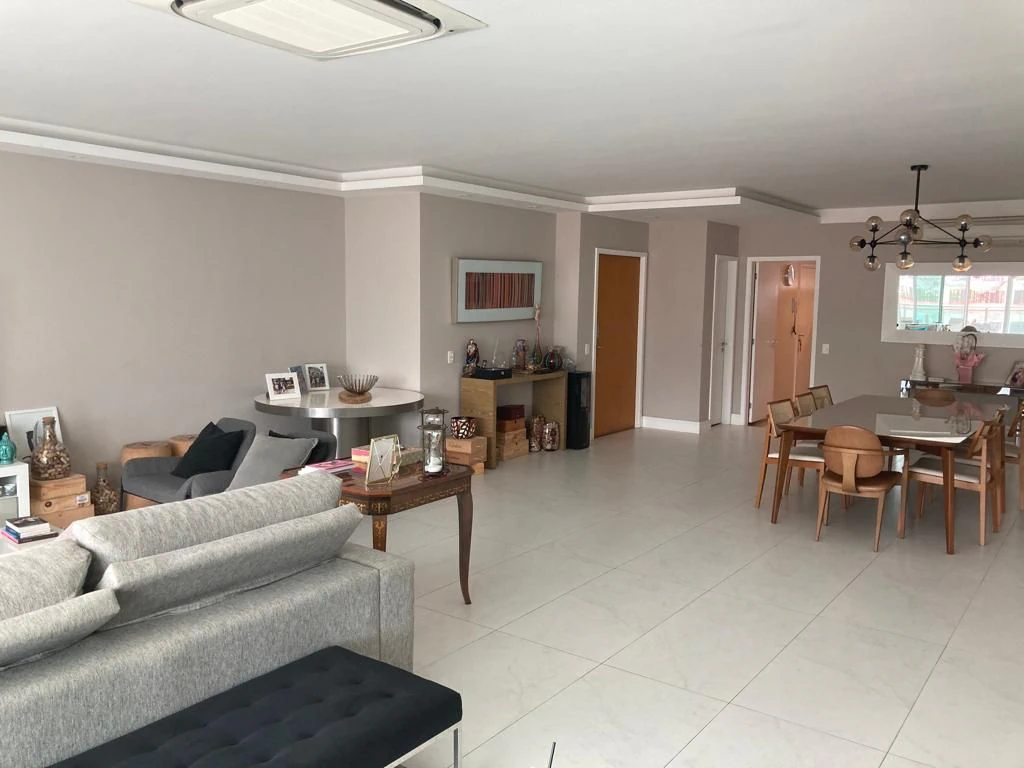 Renovated apartment with 4 suites and 292 m² — photo 7