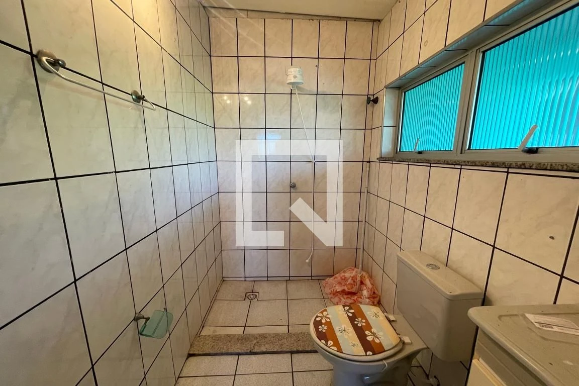 Casa para alugar com 4 quartos, varanda e quintal — photo 64