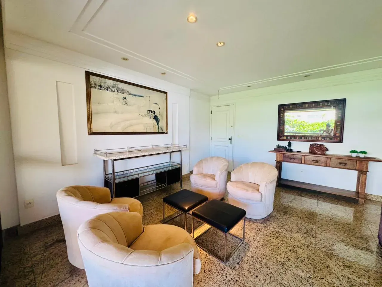 Apartamento mobiliado com 3 quartos e 3 banheiros — photo 4