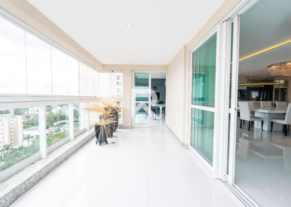 276 m² apartment with a bathtub and floor-to-ceiling windows — photo 21