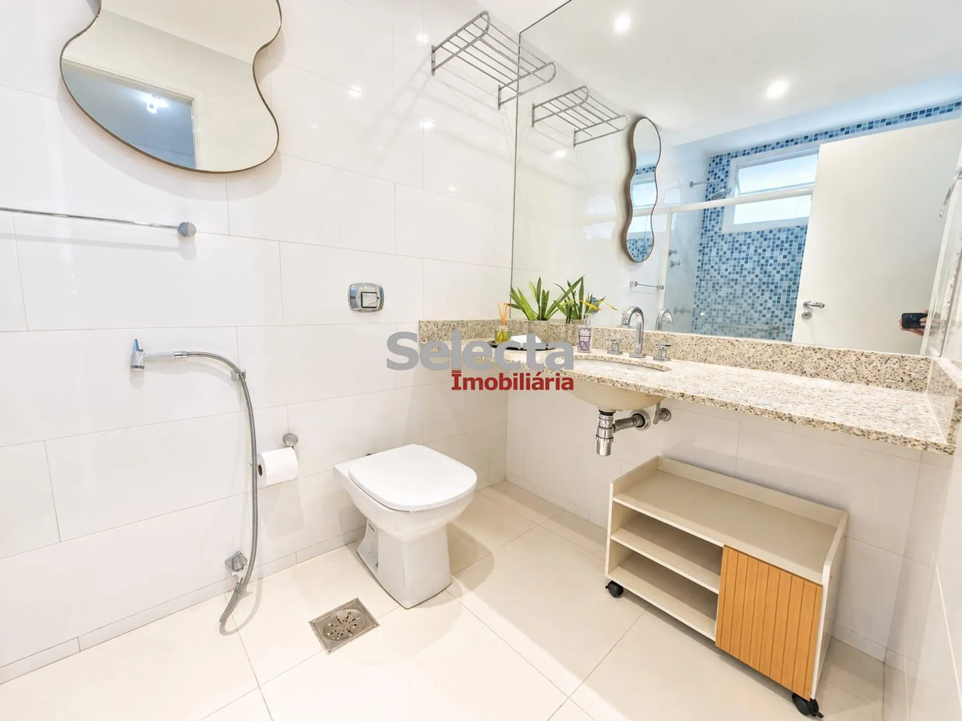 Apartment, 160 m², with wood or laminate floors — photo 7