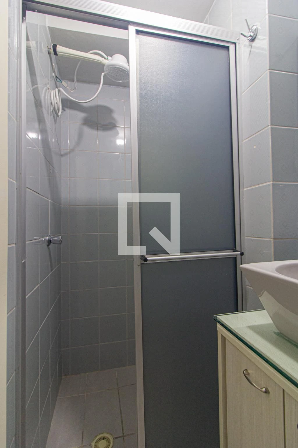 Furnished apartment, 97 m², with a glass-enclosed balcony — photo 22