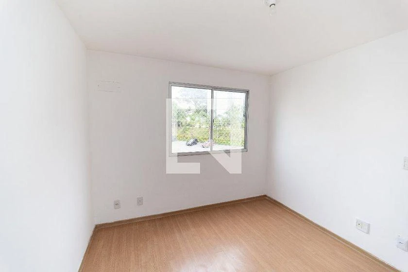 2-bedroom apartment in a building with a pool — photo 4
