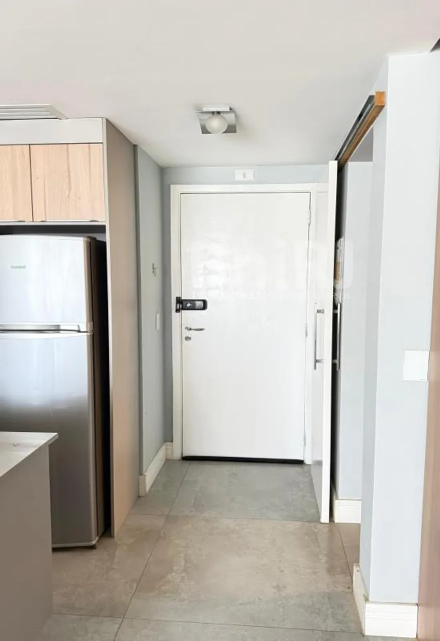 Furnished 1-bedroom apartment with open-plan kitchen — photo 12