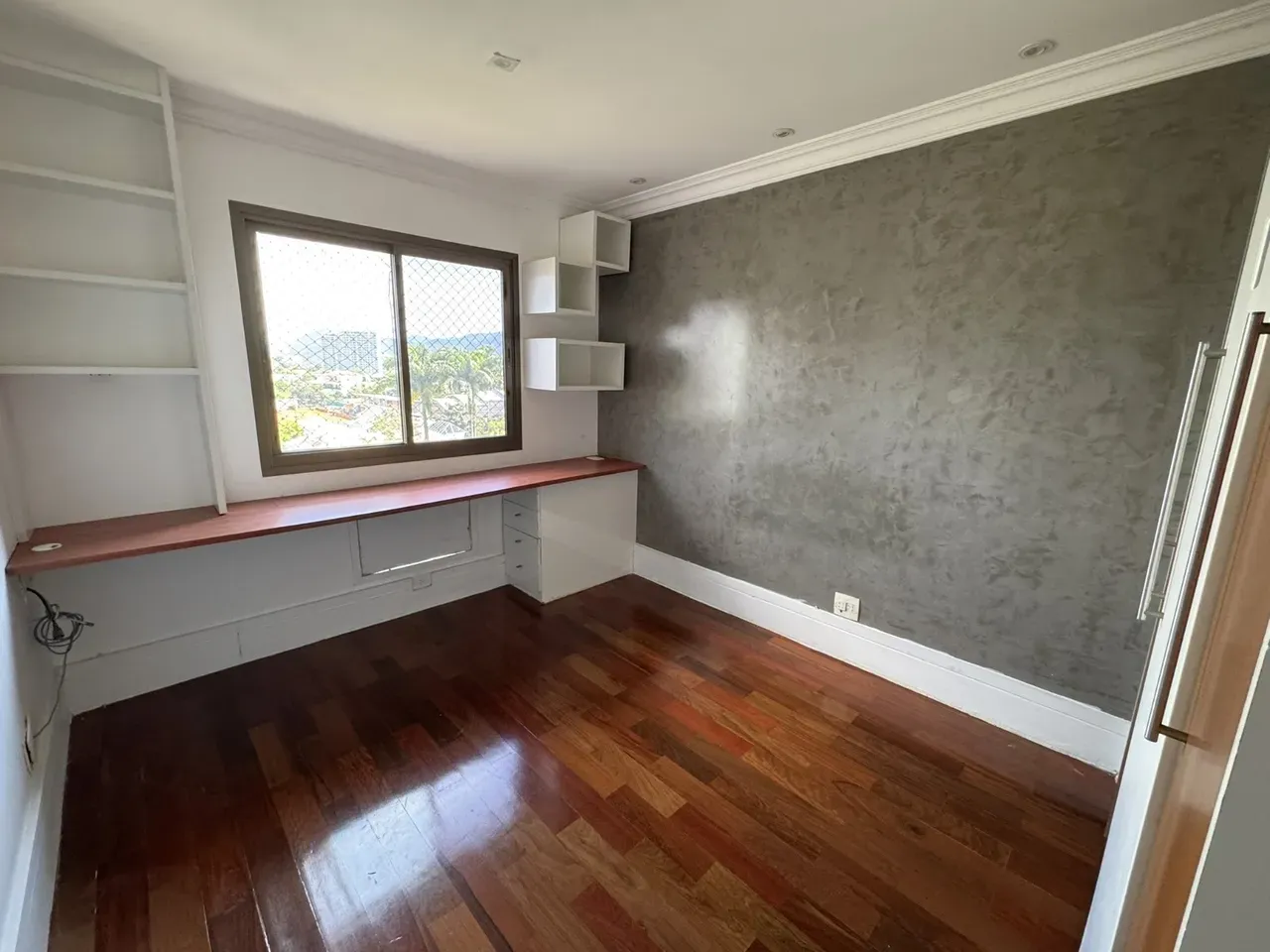 4-bedroom apartment in a building with a sauna — photo 9
