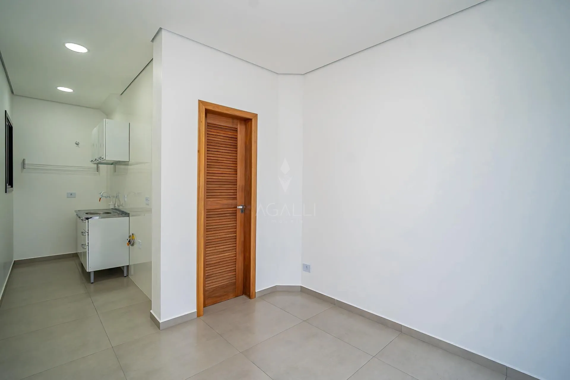 Unfurnished studio of 25 m² with a gas stove — photo 3
