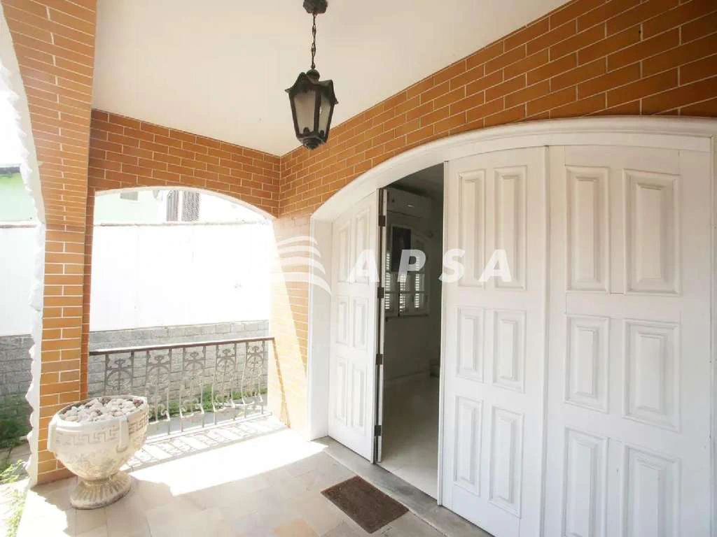 Duplex house with 4 bedrooms, 5 baths and a gas stove — photo 10