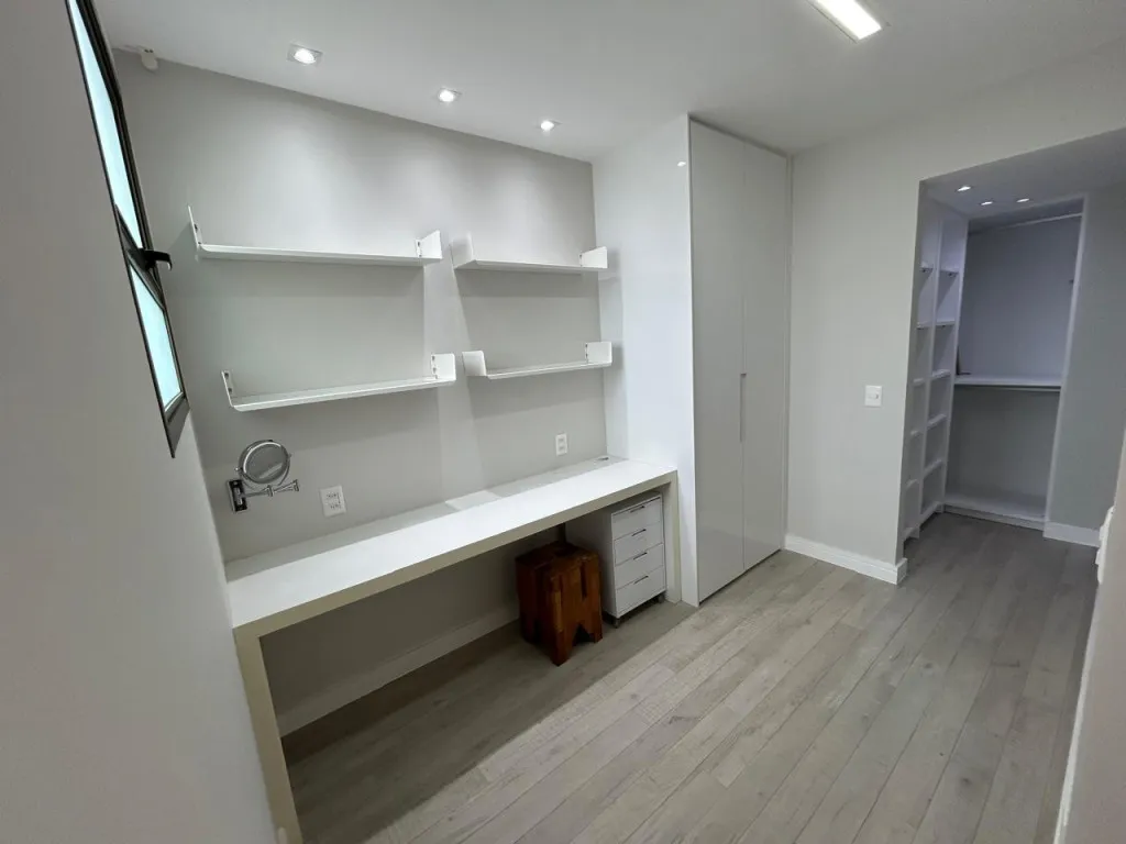179 m² furnished apartment with 3 en-suites and 4 baths — photo 33