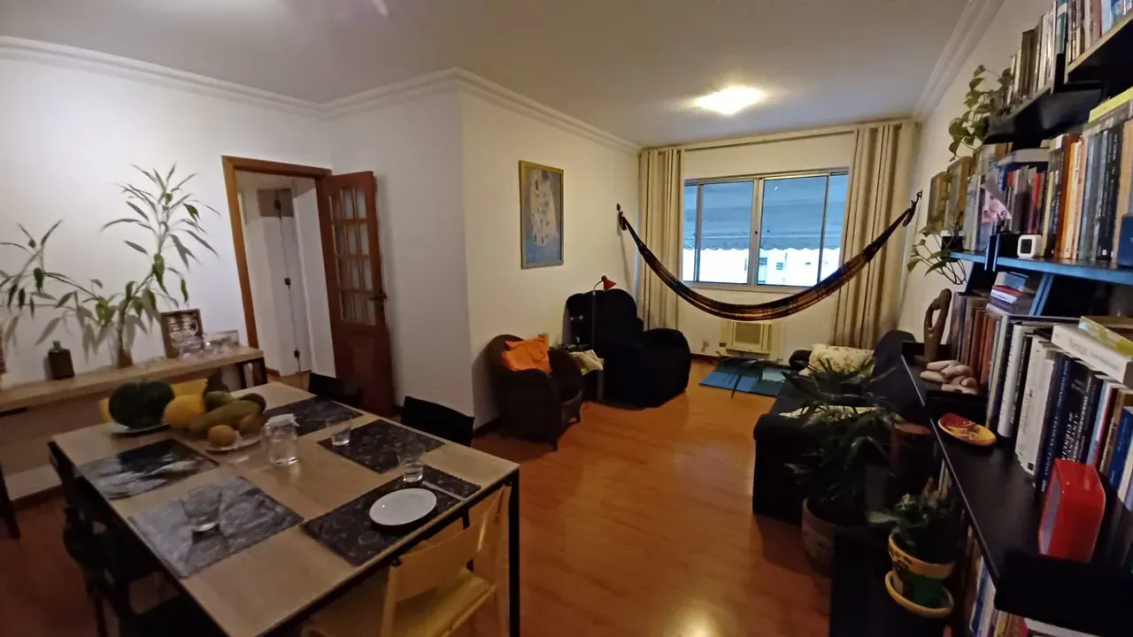 Furnished apartment, 110 m², with floor-to-ceiling windows
