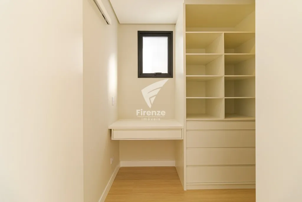 Furnished house with 4 bedrooms and 320 m² — photo 58
