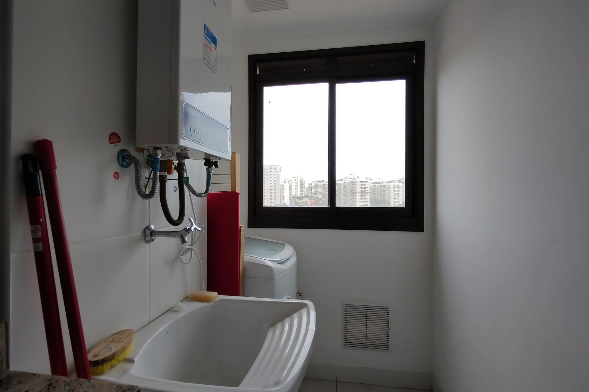 Apartamento mobiliado com 3 quartos e varanda — photo 59