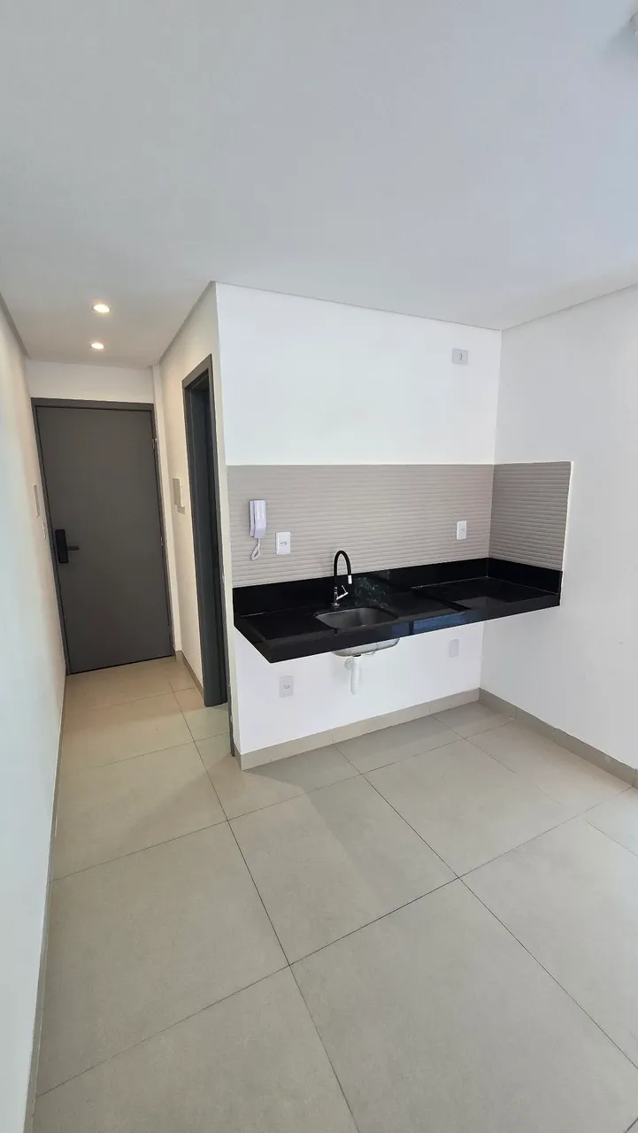 Unfurnished 1-bedroom apartment with balcony