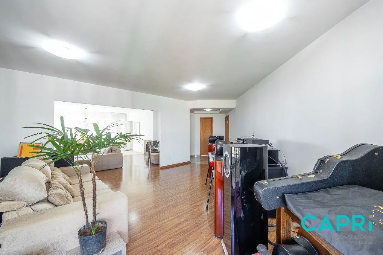 Furnished 318 m² apartment with 4 bedrooms and 3 parking — photo 22