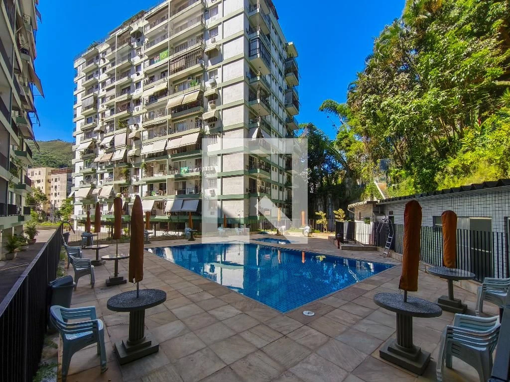 Furnished 4-bedroom apartment with balcony — photo 15