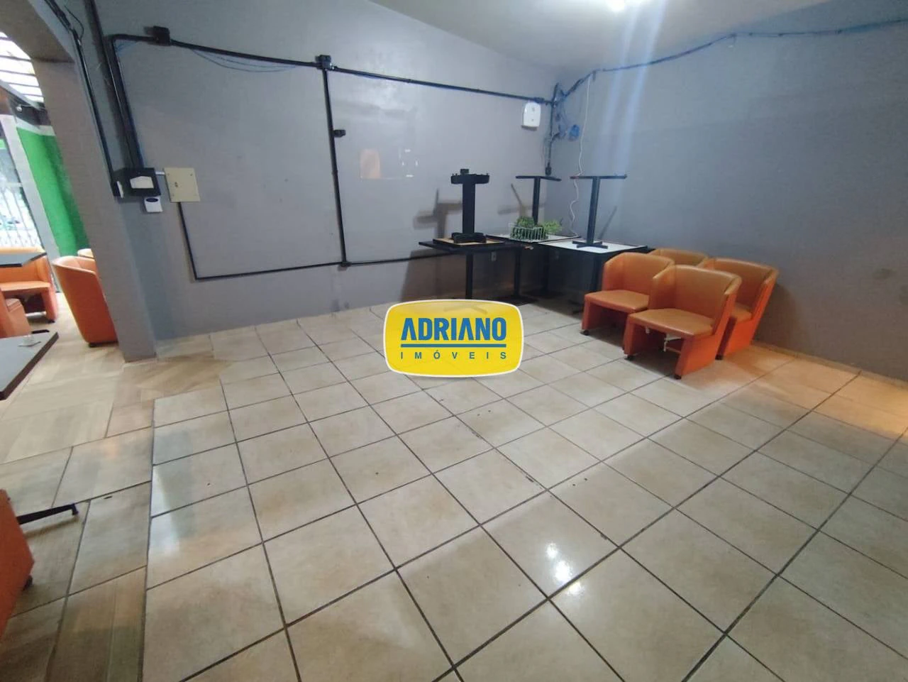 House with 4 bedrooms and a private garden — photo 22