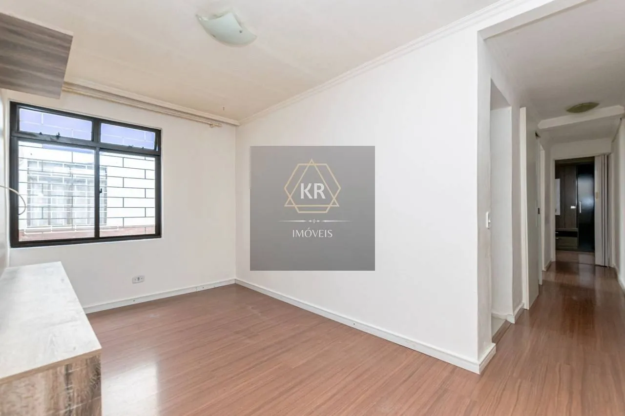 2-bedroom apartment with wood or laminate floors