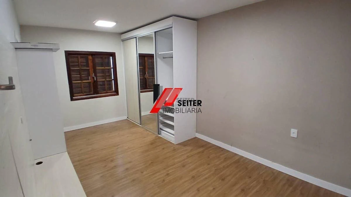 4-bedroom house with a home office in Florianópolis — photo 8