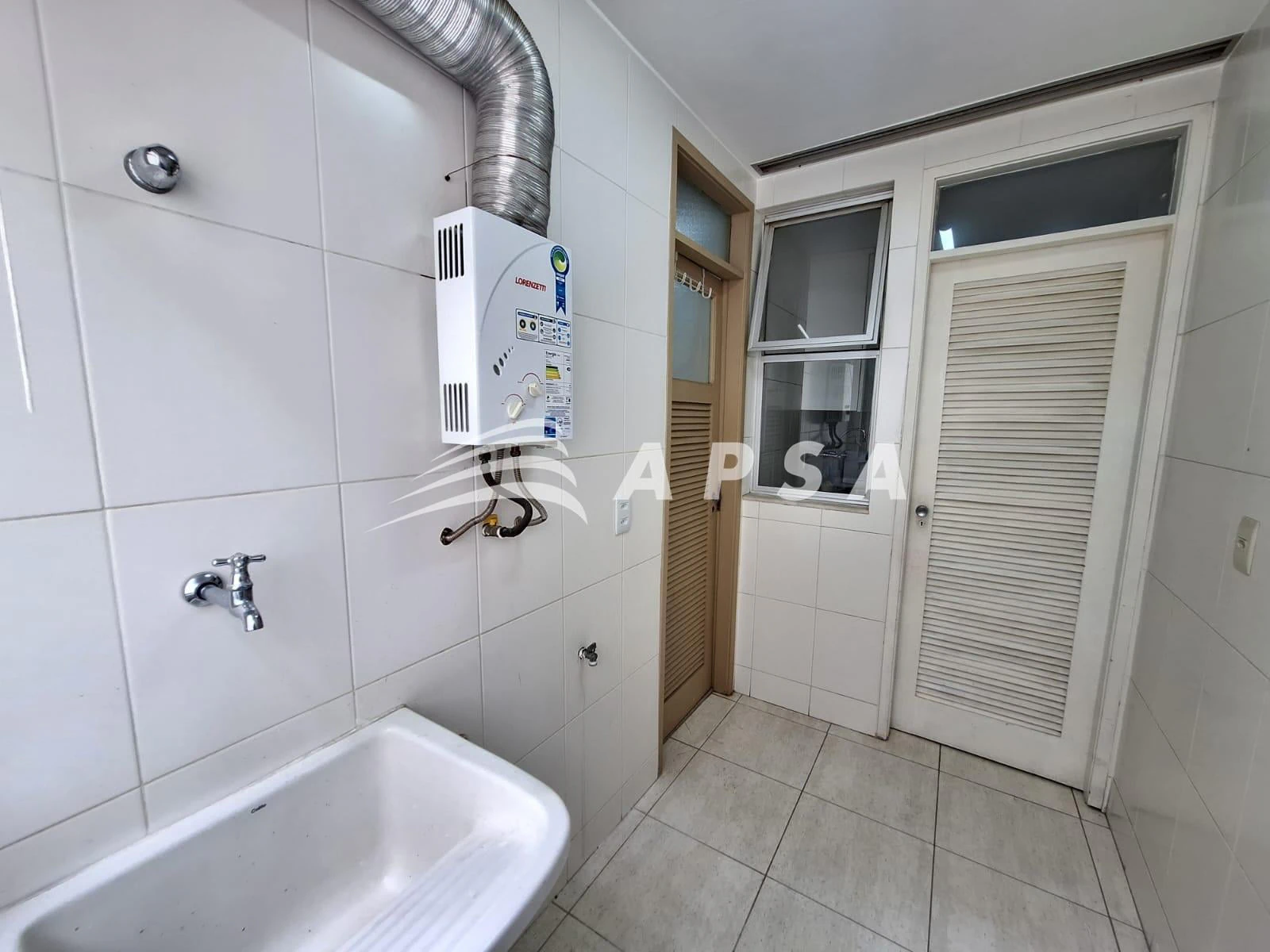 Деревянный пол или ламинат и 2 спальни: квартира 80 м² — photo 14
