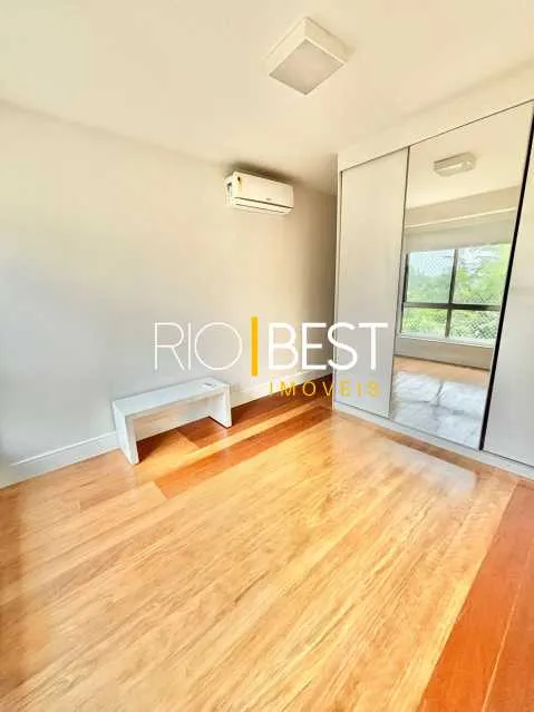 Apartment with 4 bedrooms and a glassed-in balcony — photo 15