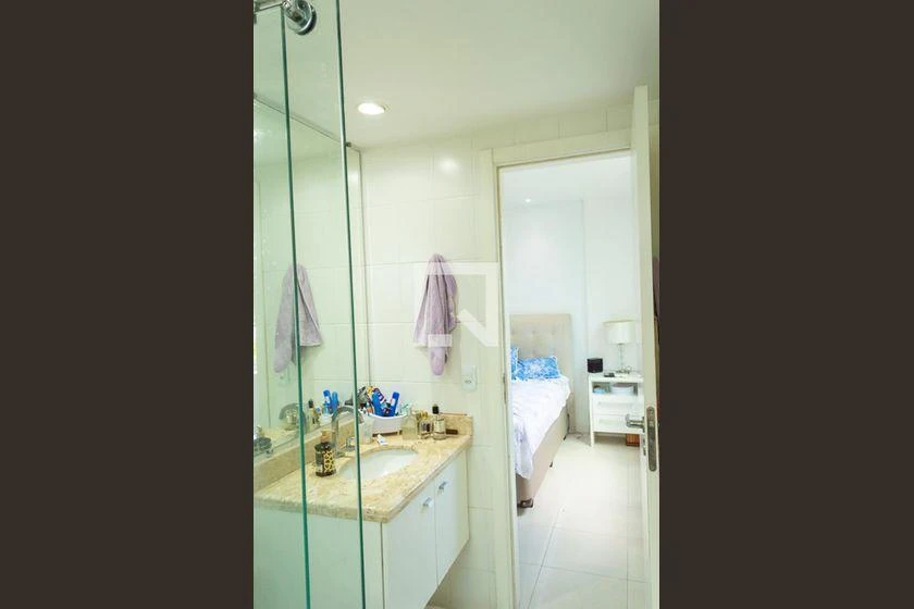 3 en-suite bedroom rental with 127 m² and 2 parking spots — photo 9