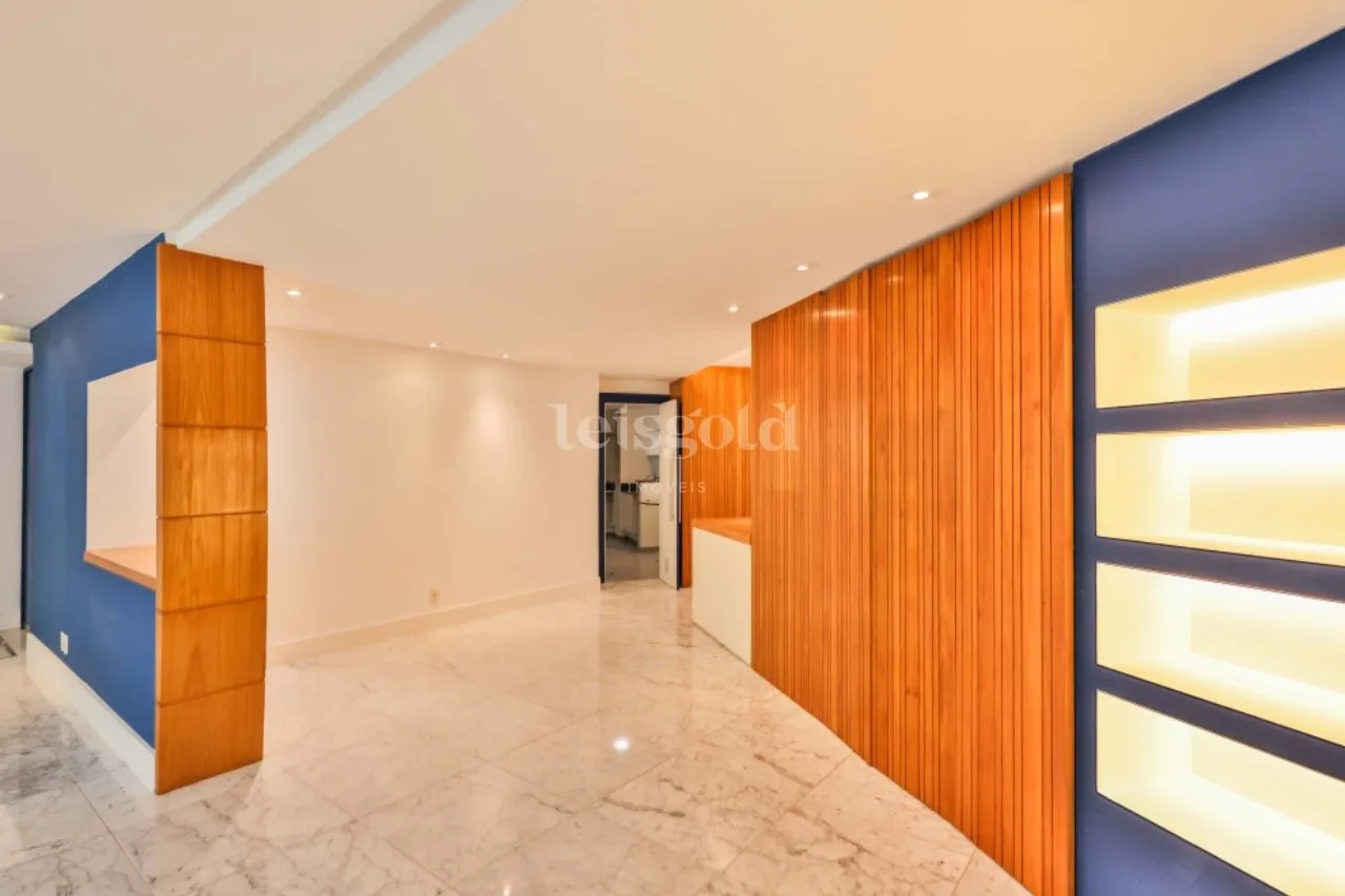 Floor-to-ceiling windows in a 2-bedroom apartment, 230 m² — photo 26