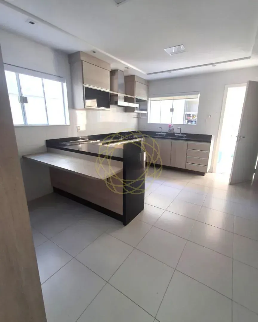 Будинок на 5 спалень і 5 ванних, 350 м² — photo 24