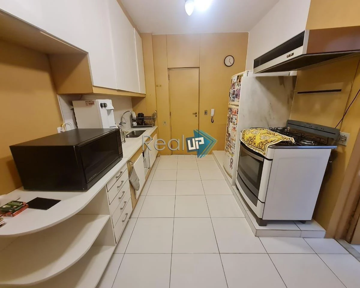 Apartment with 4 bedrooms and 5 bathrooms and 2 parking spaces — photo 39