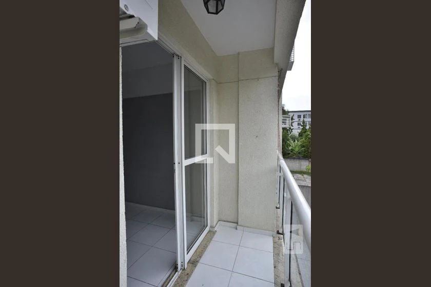 Apartamento de 2 quartos em condomínio com piscina — photo 15