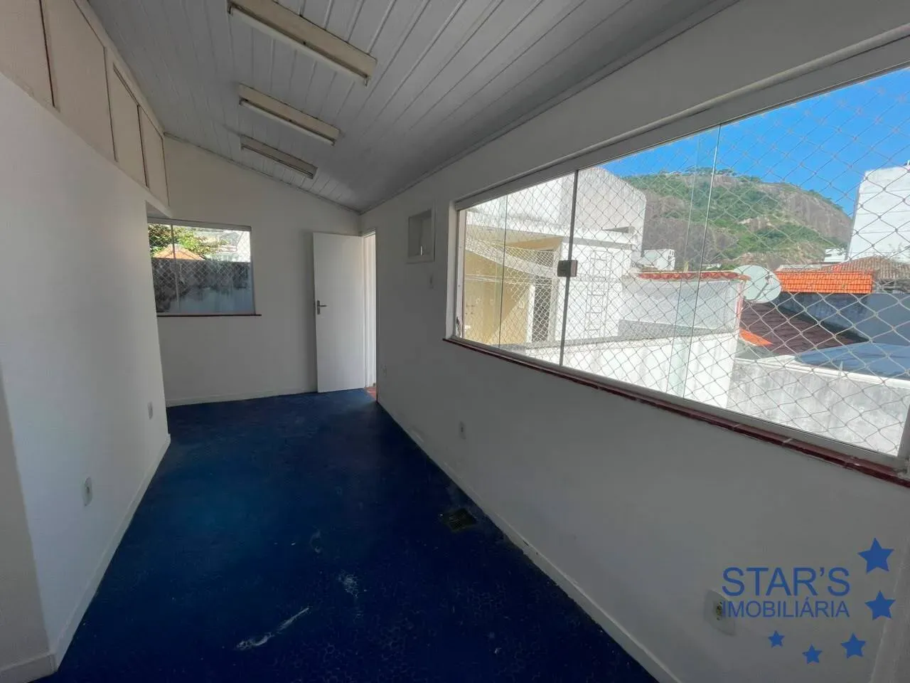 Будинок 250 м² із вікнами від підлоги до стелі — photo 30