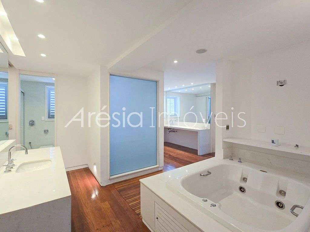 House with 3 en-suite bedrooms and 8 bathrooms 1100 m² — photo 6