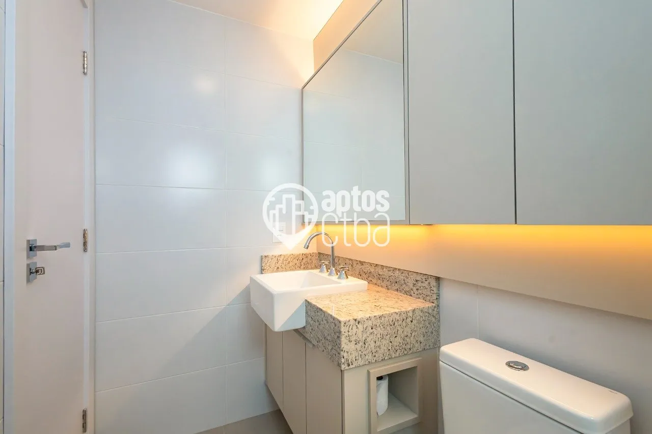 Glass-enclosed balcony in a 2-bedroom apartment, 81 m² — photo 65