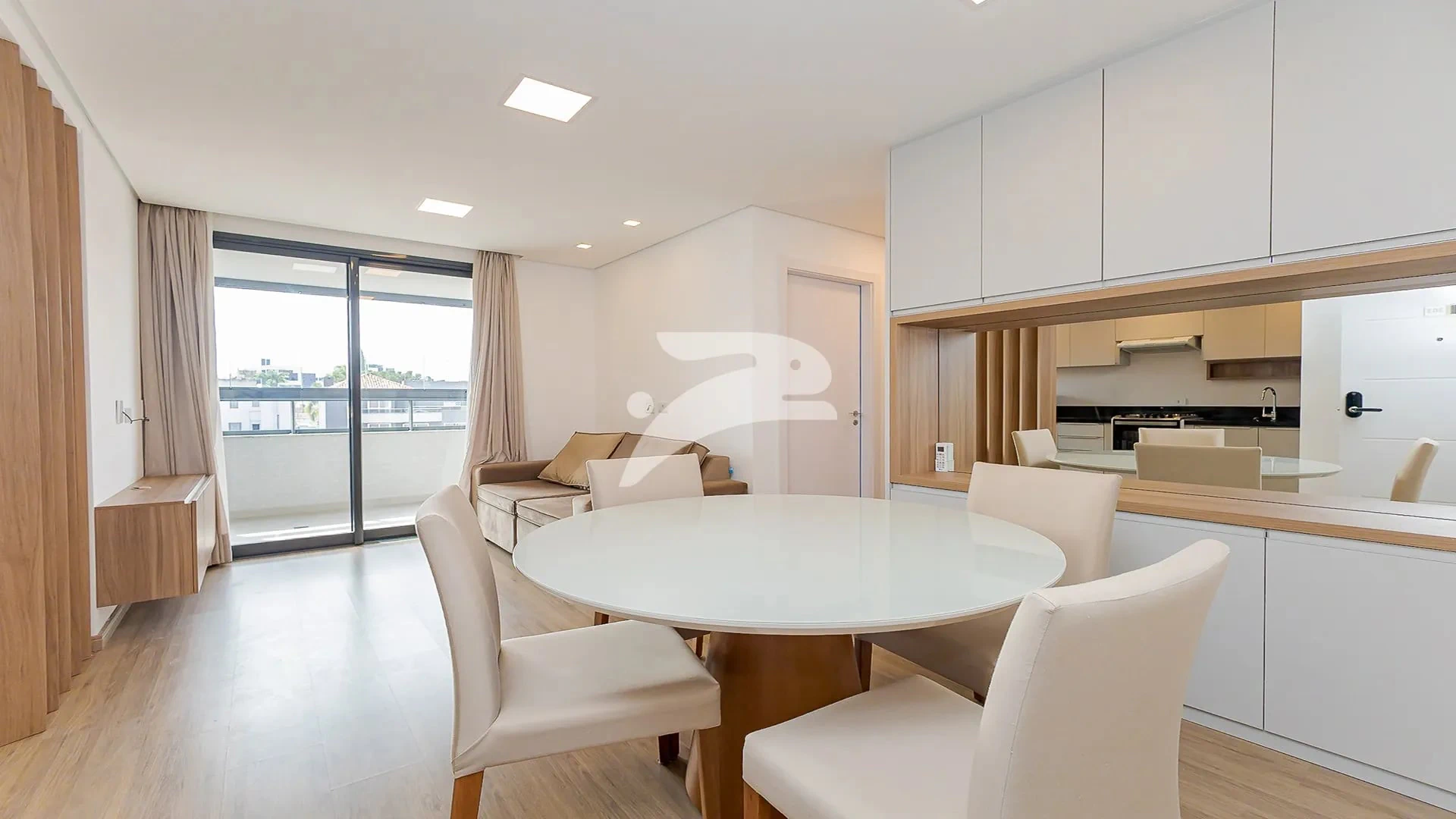 Apartamento mobiliado de 2 quartos com suíte