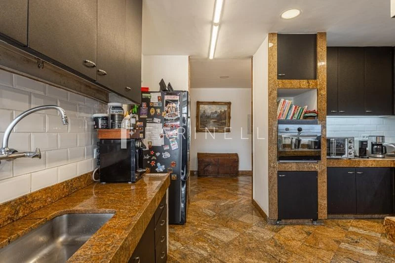 Furnished 250 m² apartment with 2 en-suite bedrooms — photo 26