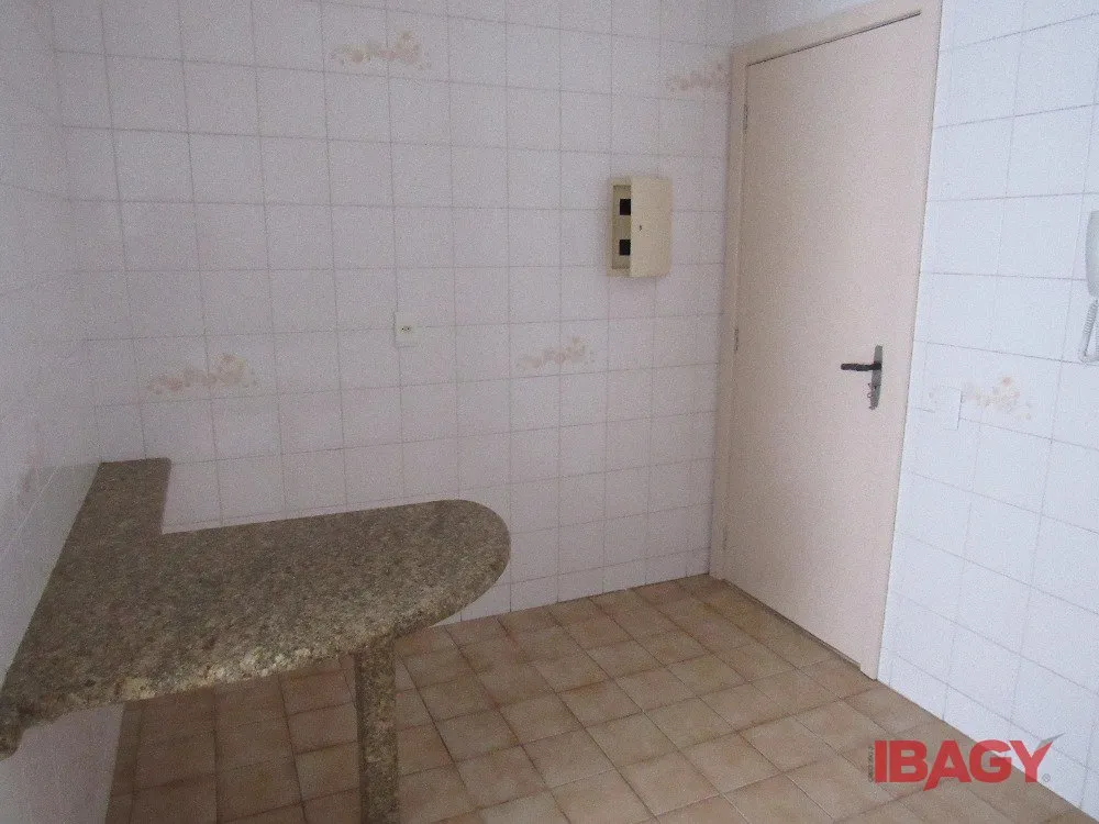Apartment, 65 m², with a glass-enclosed balcony — photo 6