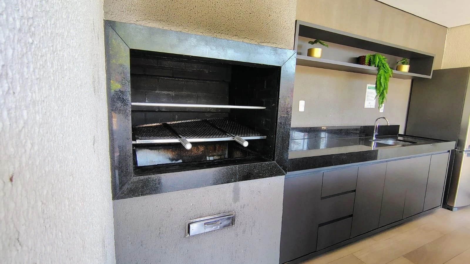Furnished apartment, 50 m², with a grill on the balcony — photo 24