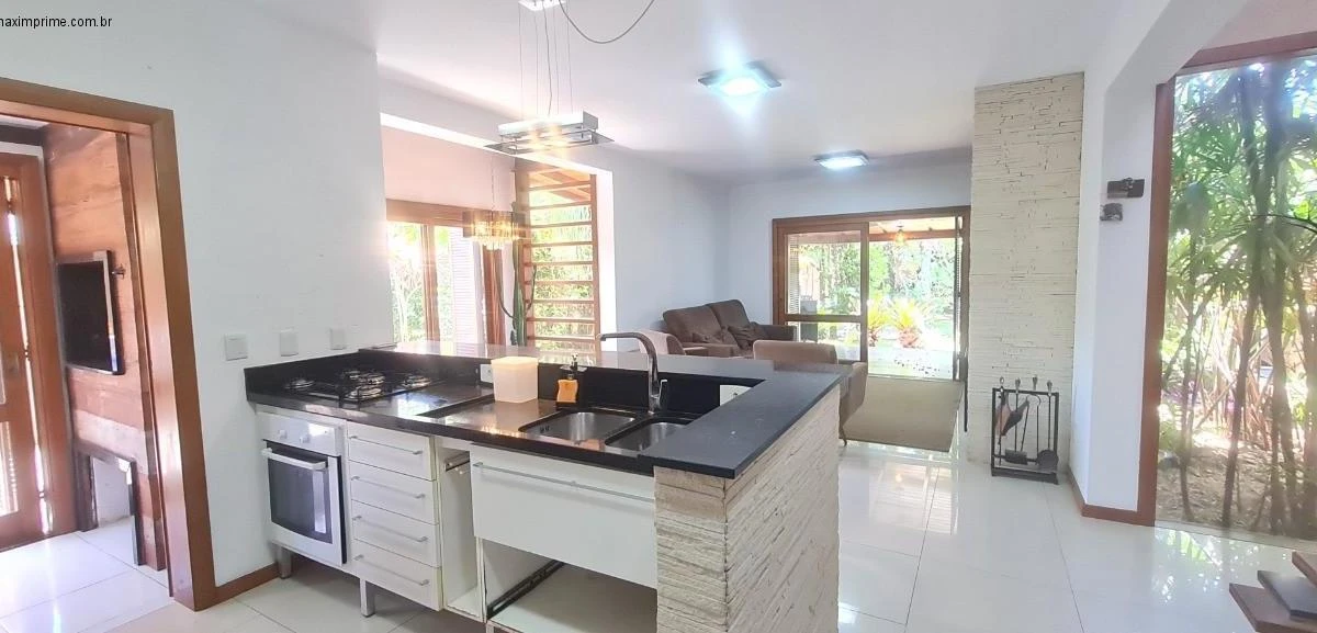 Casa con espacio de home office en Florianópolis — photo 48