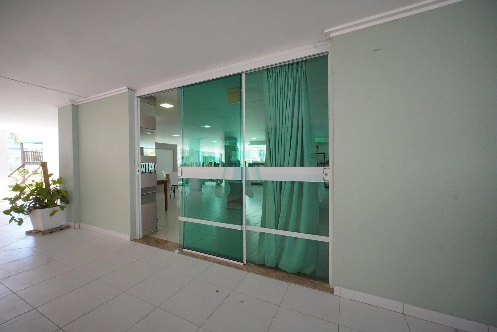 205 m² apartment with a private pool and a jacuzzi — photo 40