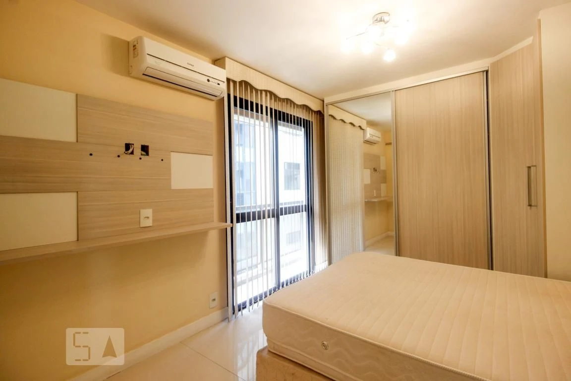 Furnished apartment, 90 m², with a glass-enclosed balcony — photo 27