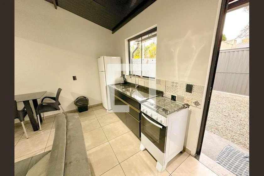 Furnished one-bedroom, 32 m² house in Florianópolis — photo 16