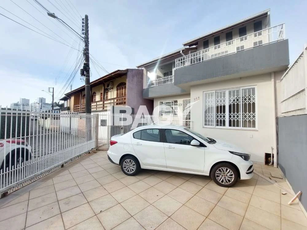 Casa con 2 suites, 4 baños y 2 plazas de garaje — photo 2