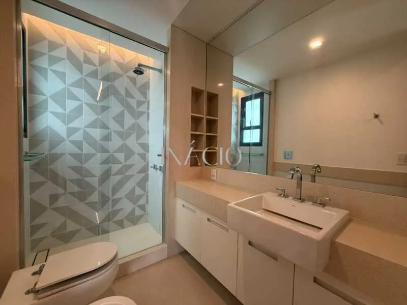 Water view in a 4-bedroom apartment, 380 m² — photo 28